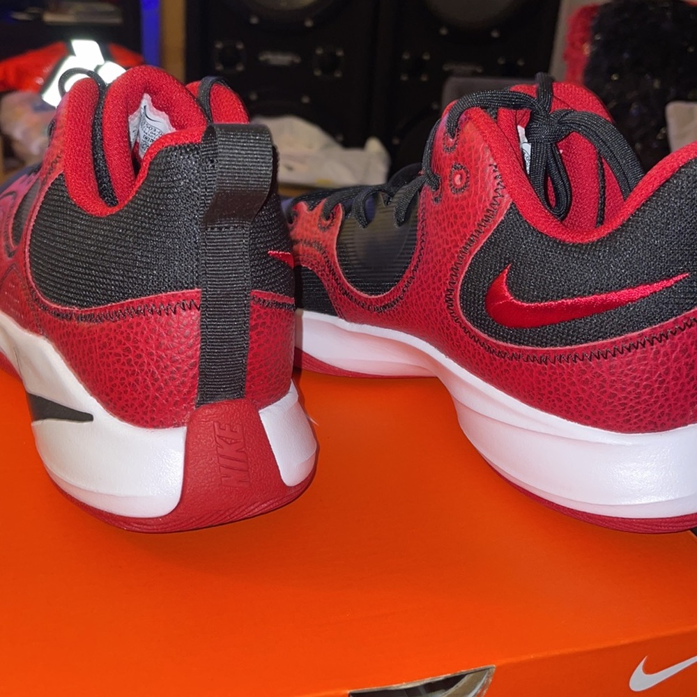 Nike shoes - Picture 5 of 7